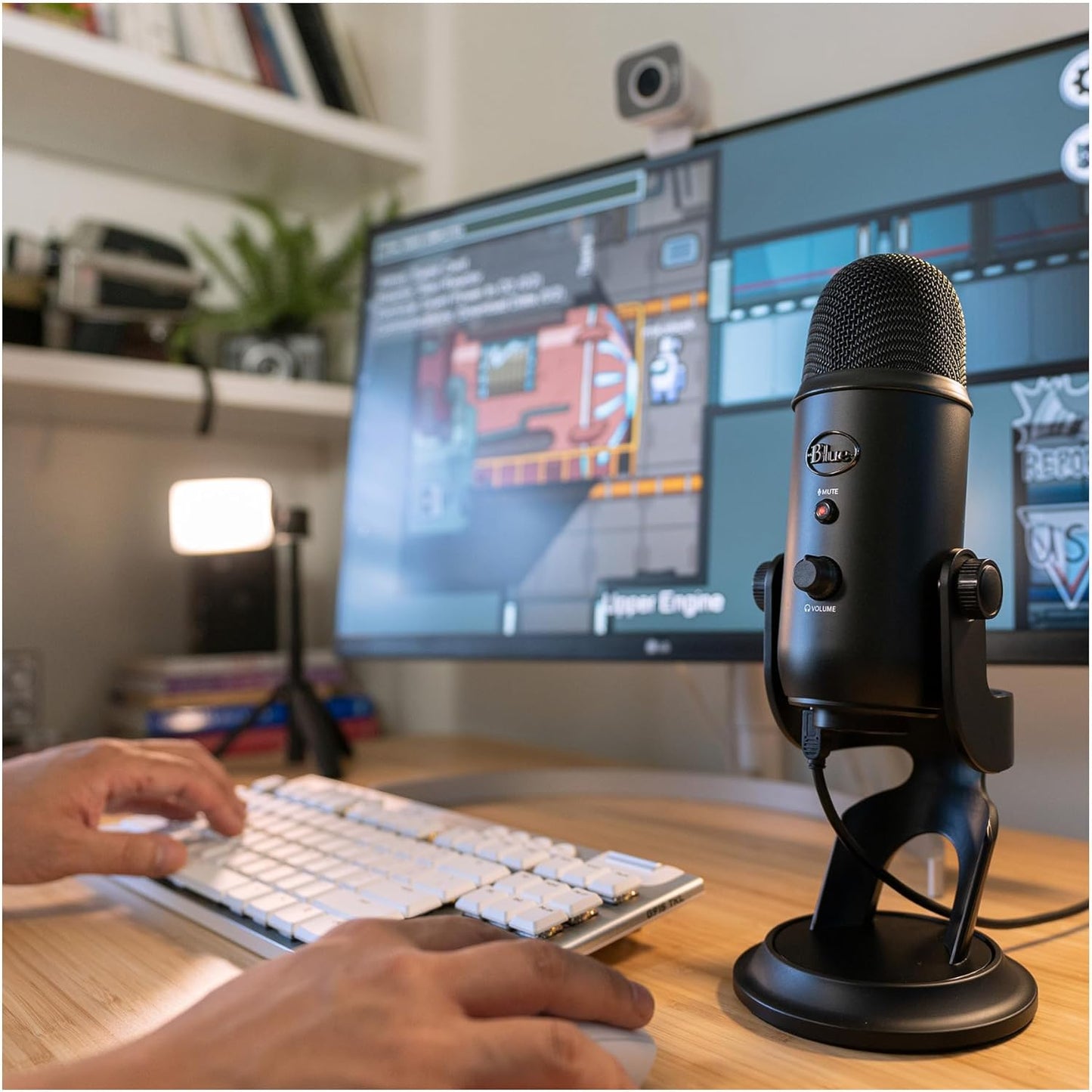 USB Microphone (Blackout) Bundle with Focus Pro Audio Headphones and Pop Filter (3 Items)