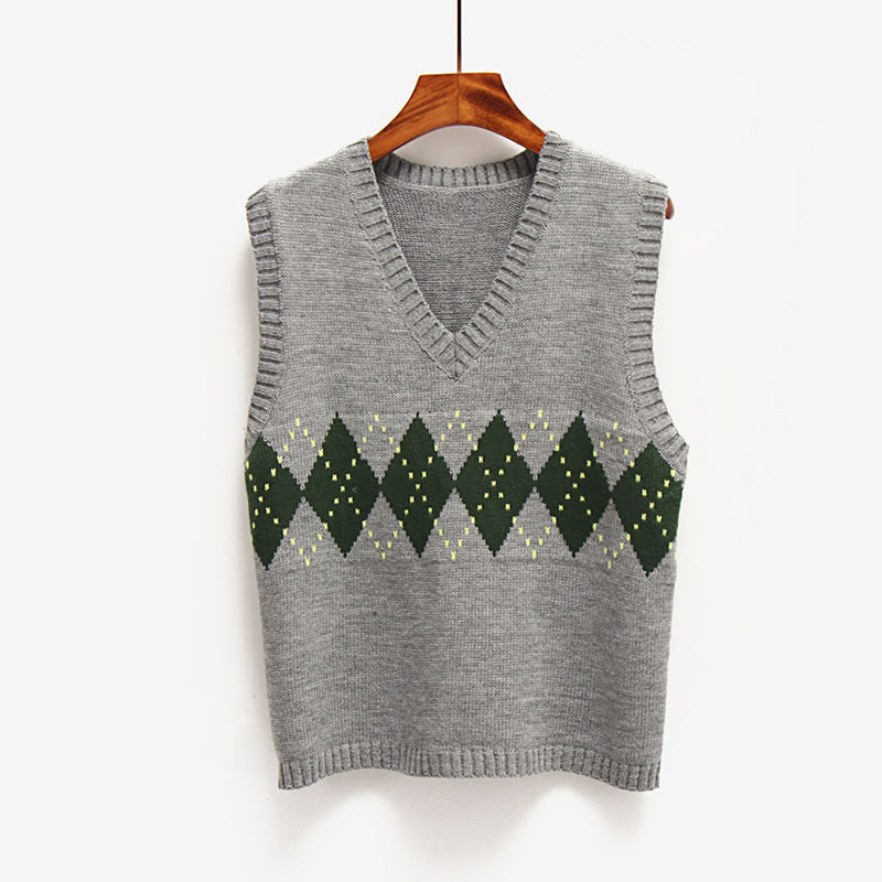 Loose short college style V-neck knitted vest